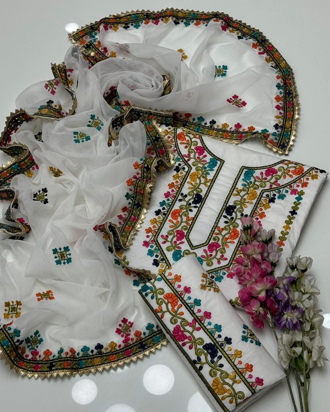 Handmade Style Pakka Tanka Multi Machine Embroidery Unstitch 3pc Dress 👗