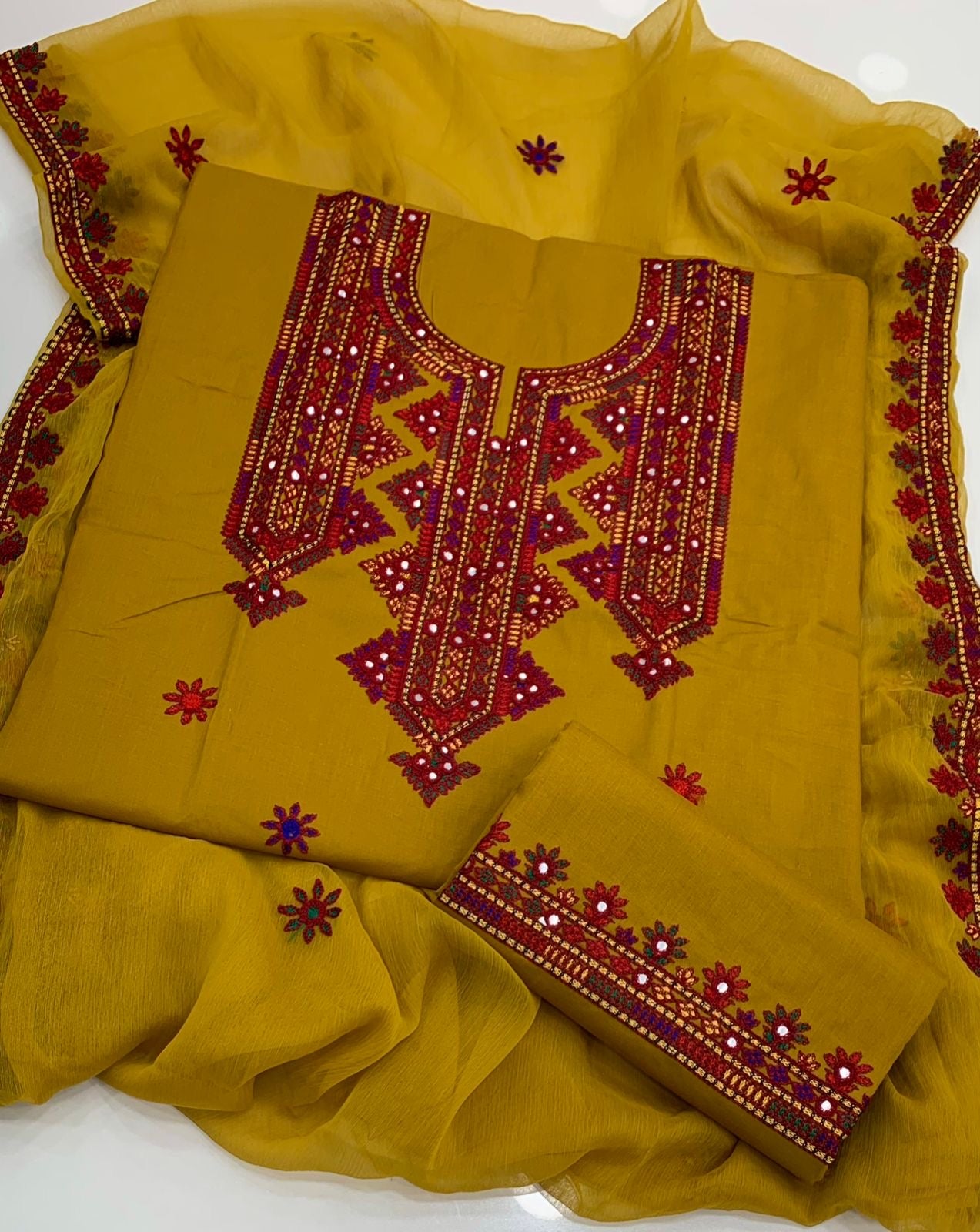 Balochi Arri Sitara Work 3pc Dress 👗