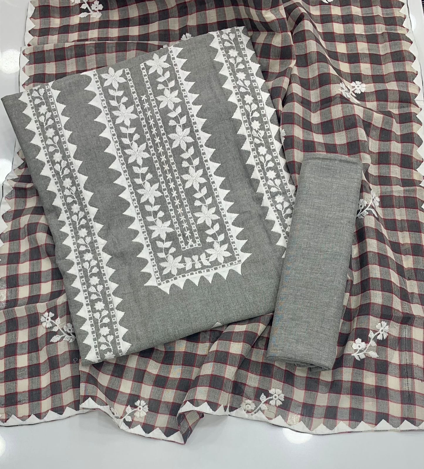 Winter 3-Piece Suit – Soft Cotton Khaddar with Applique & Embroidery