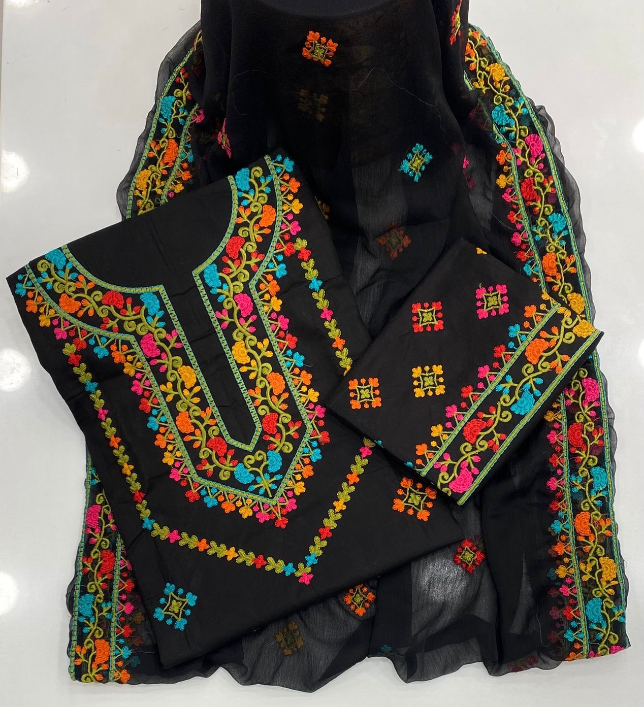 Pakka Handmade Work Style Computer Multi Embroidered 3pc Dress 👗