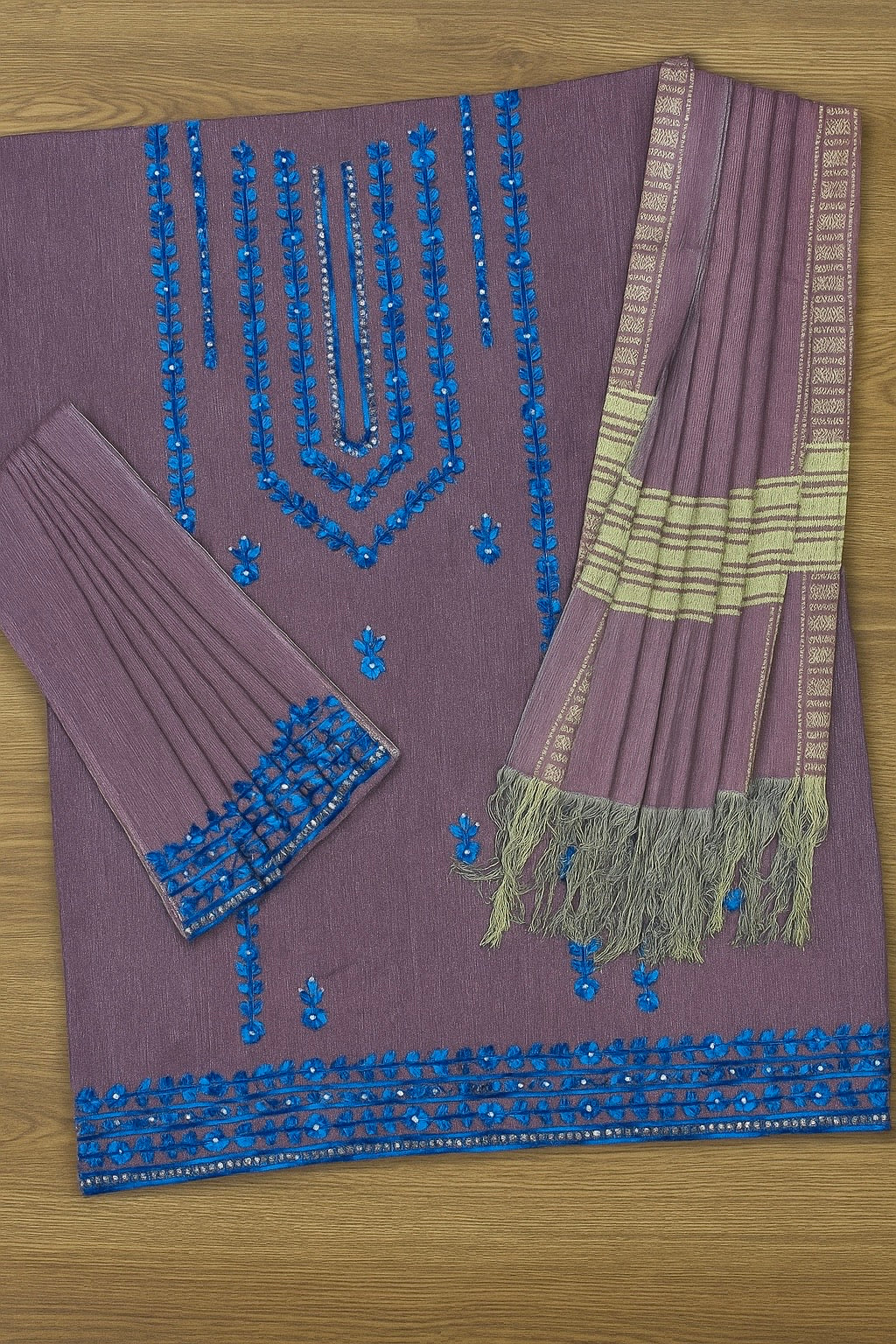 Winter Soft Karandi Khaddar 3 Piece Dress Phulkari Thick Thread Embroidery with Karandi Khaddar Jacquard Dupatta