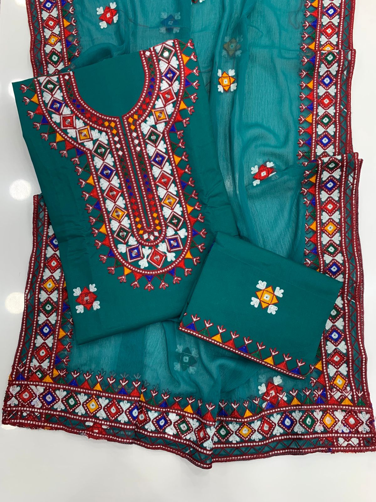 Traditional Sindhi Ari Work 3-Piece Dress 👗