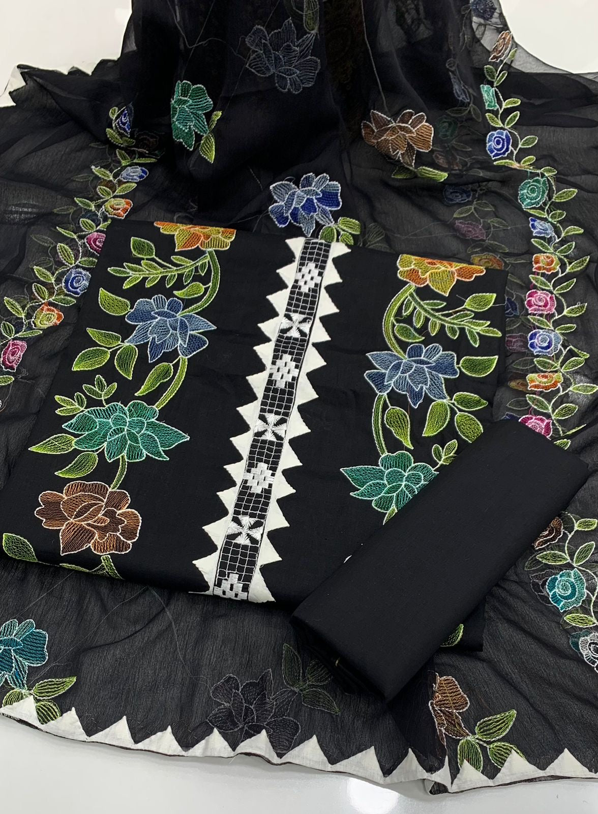 Kacha Tanka Flower Machine Embroidered With Applic Handwork 3pc Dress 👗