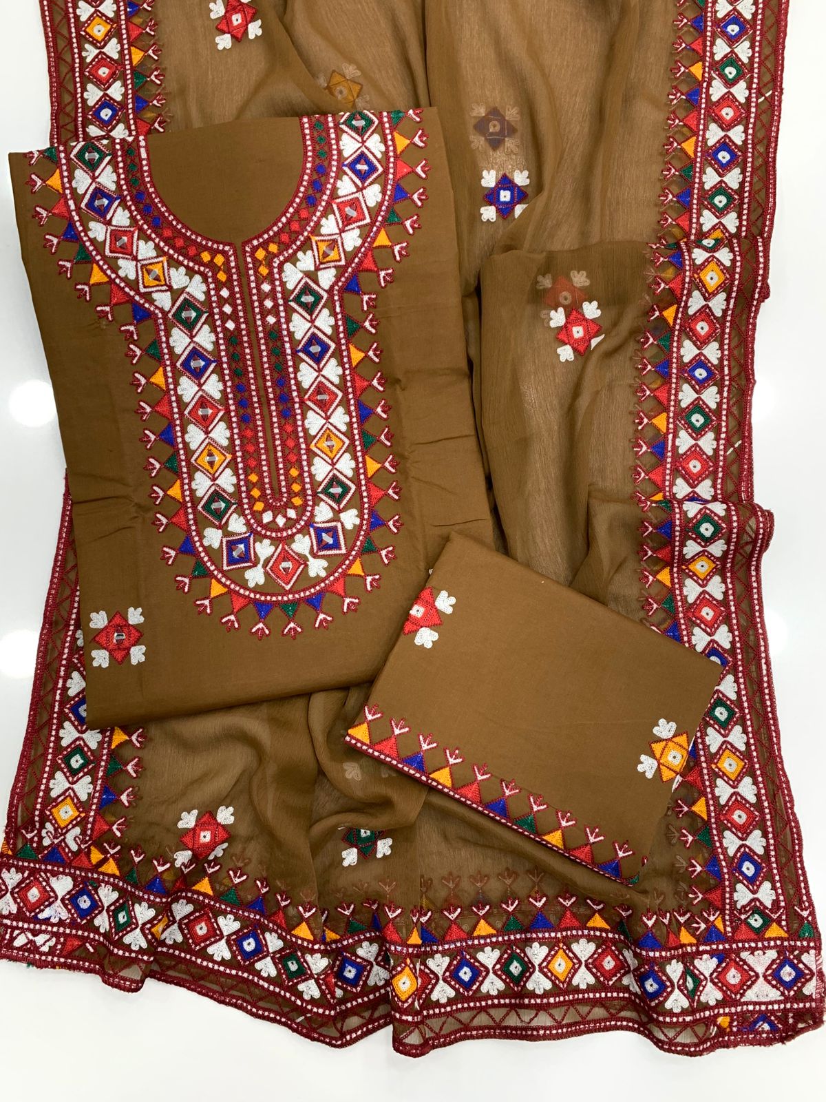 Traditional Sindhi Ari Work 3-Piece Dress 👗