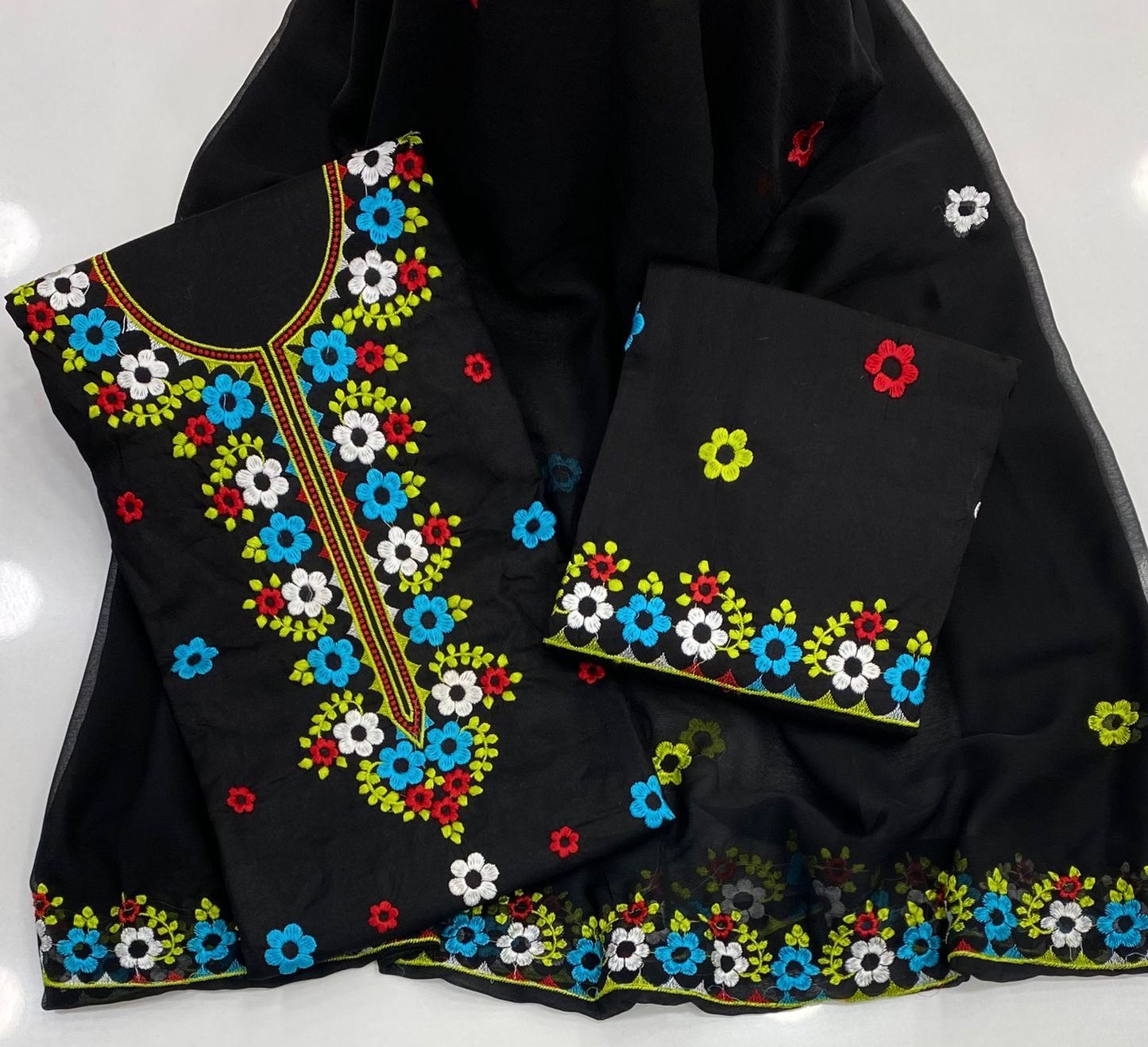 Applic Style Computer Embroiderd 3pc Dress 👗