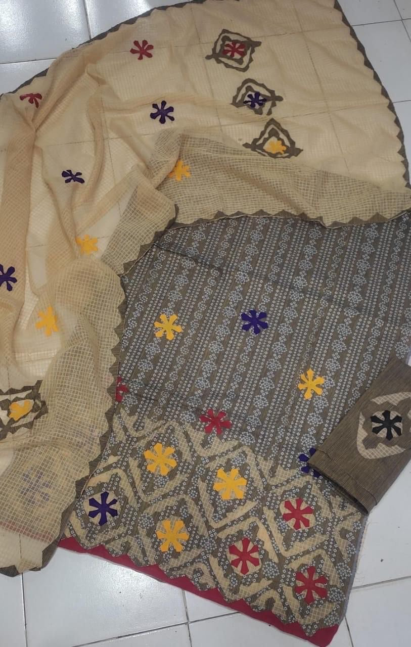 Applic Handmade Self Chunri Print Soft Khaddar Stuff 3pc Dress 👗