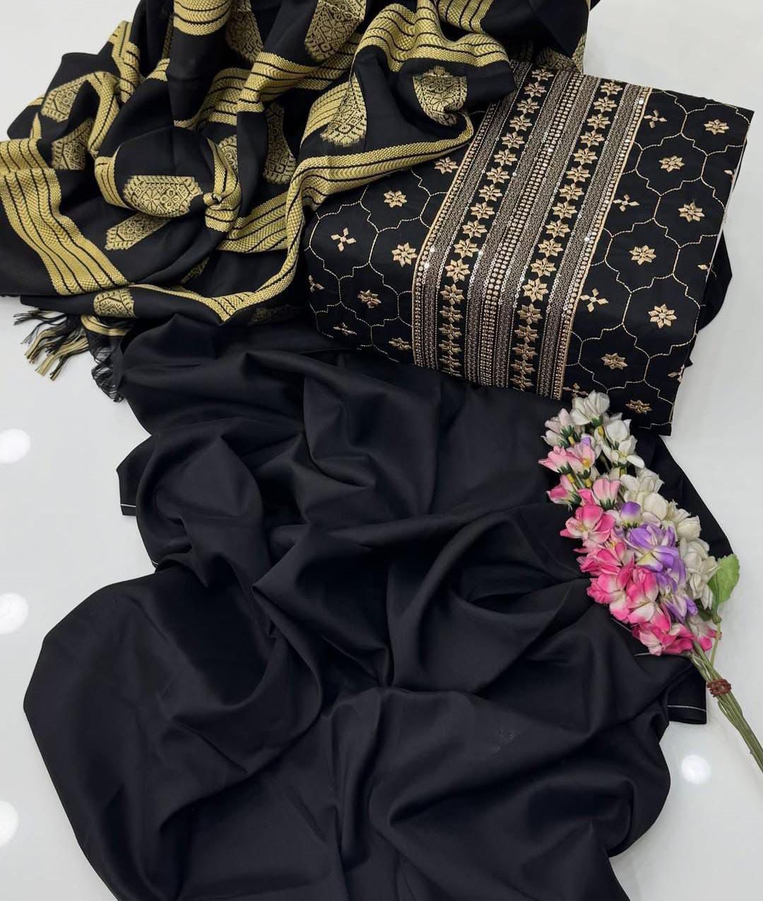 Winter Staple Sussi Suit with 3MM Sequence Sitara Computer Embroidery With Thari Shawl Jacquard Dupatta 3PC Dress π