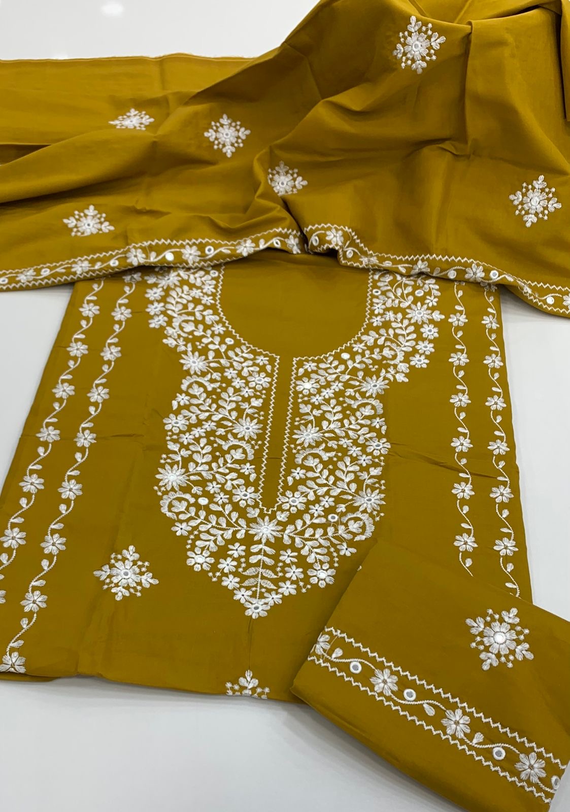 9MM Sitara Pakka Thread Work Style Computer Embroidery 3pc Dress
