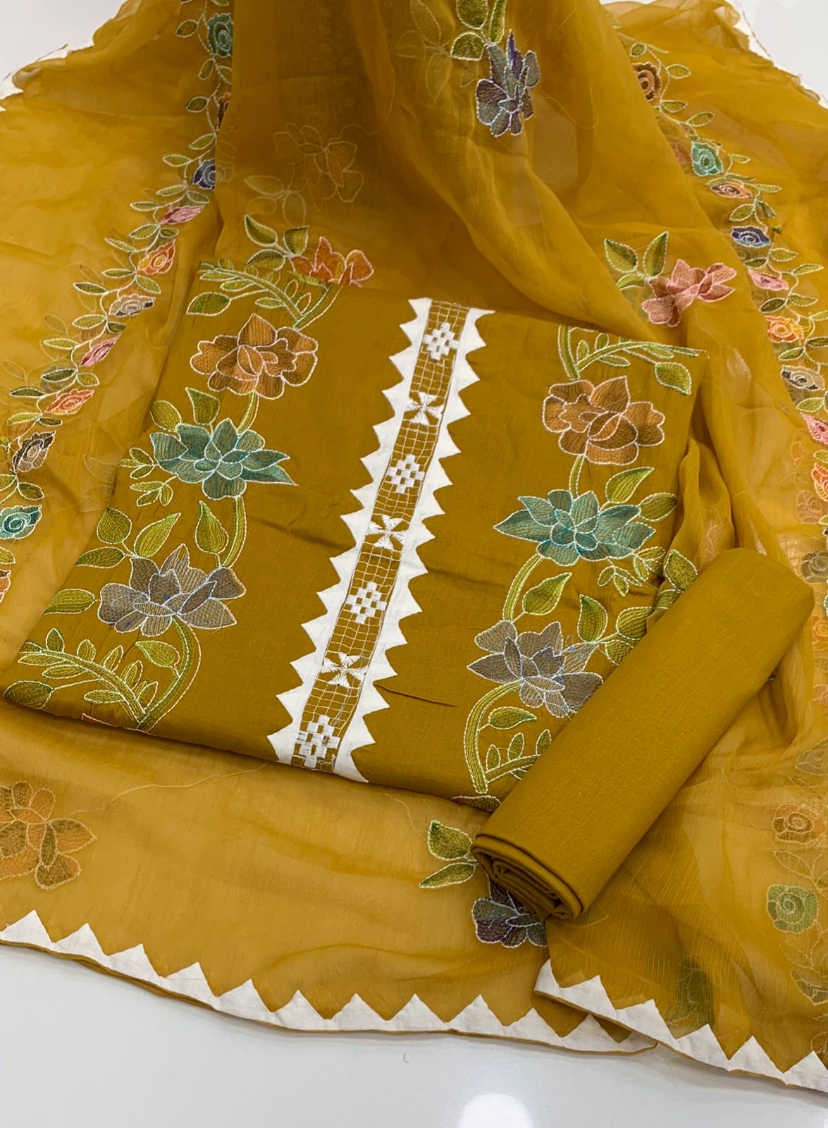 Kacha Tanka Flower Machine Embroidered With Applic Handwork 3pc Dress 👗
