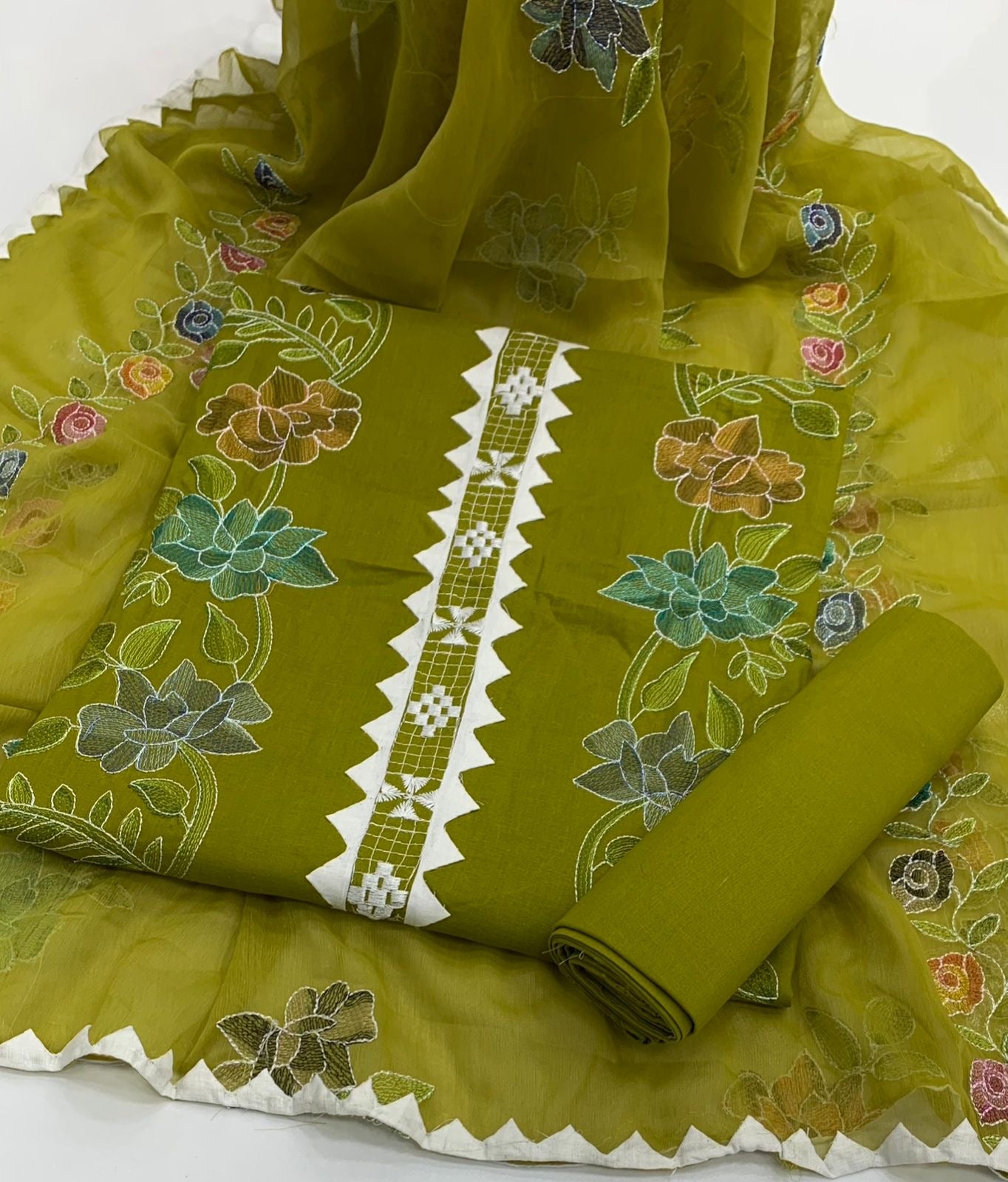Kacha Tanka Flower Machine Embroidered With Applic Handwork 3pc Dress 👗
