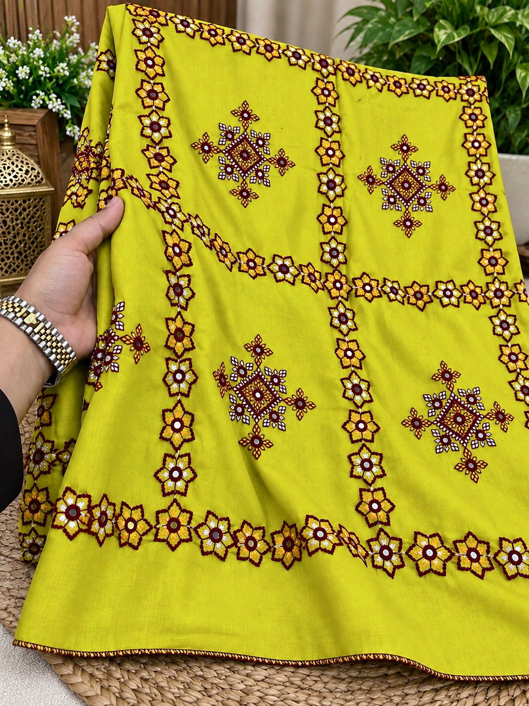 Thick Thread Check Style Full Jaal Sitara Embroidered Balochi Chader | Swiss Lawn