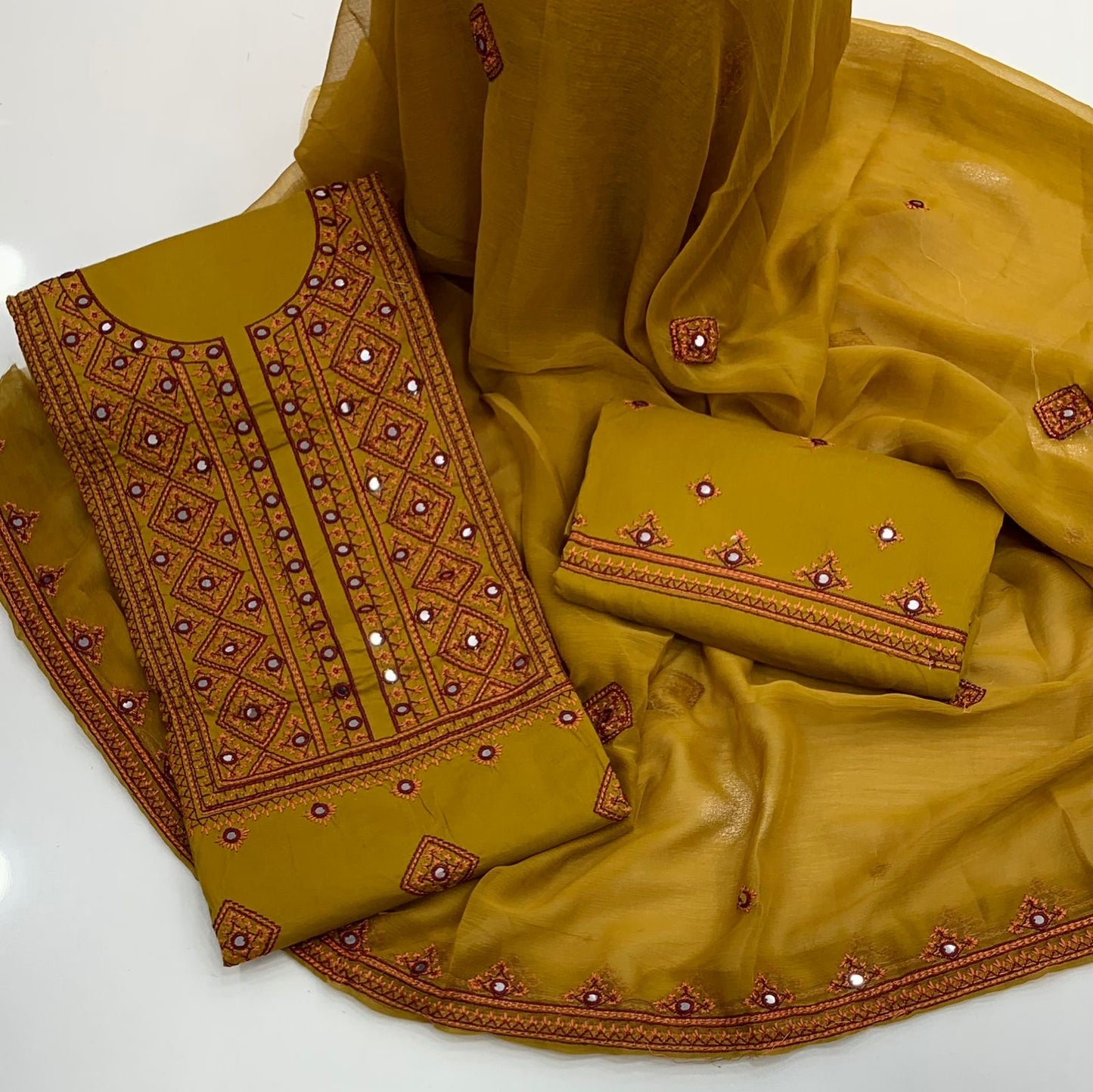 Balochi 9MM Sitara Thick Thread Work 3pc Dress 👗