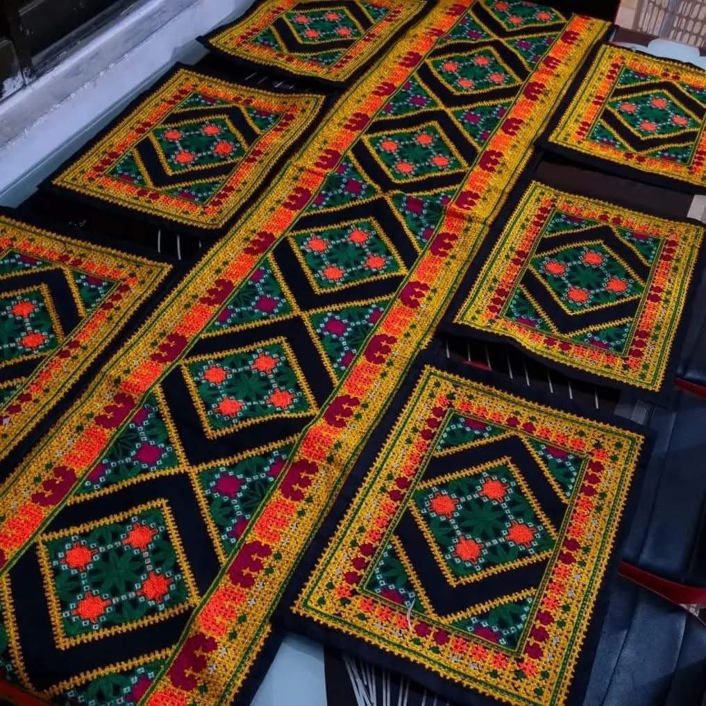 Dinning Table Embroidered Mats With Long Runner 7pc Set