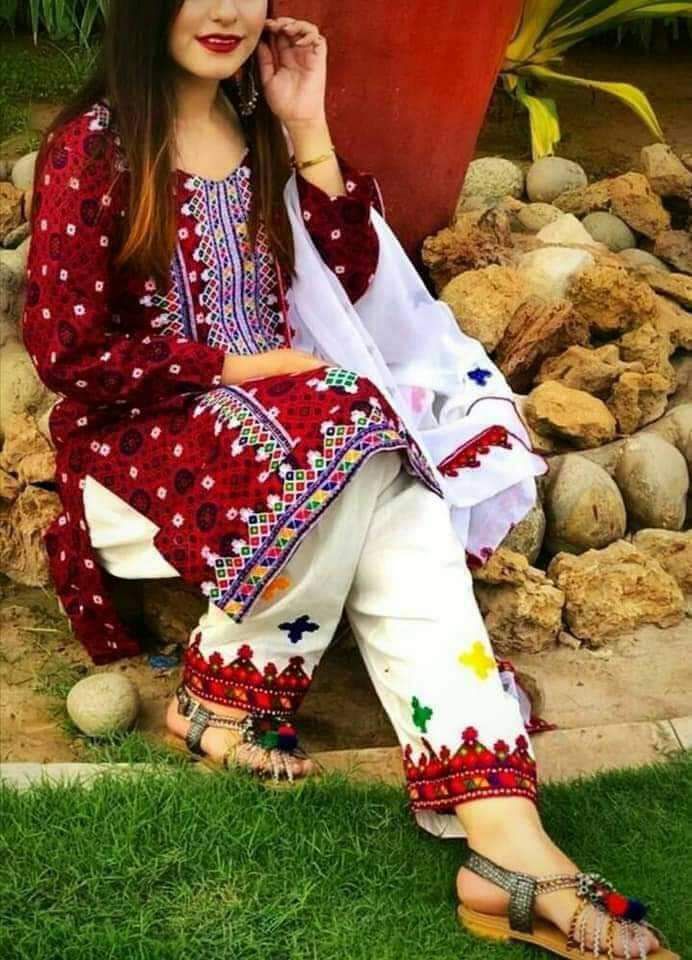 Ajrak Traditional Embroidered 3pc Dress 👗