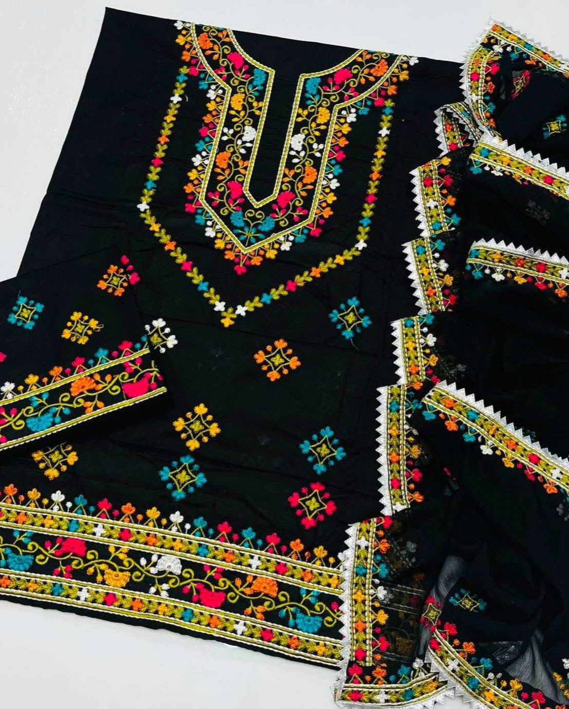 Handmade Style Pakka Tanka Multi Machine Embroidery Unstitch 3pc Dress 👗