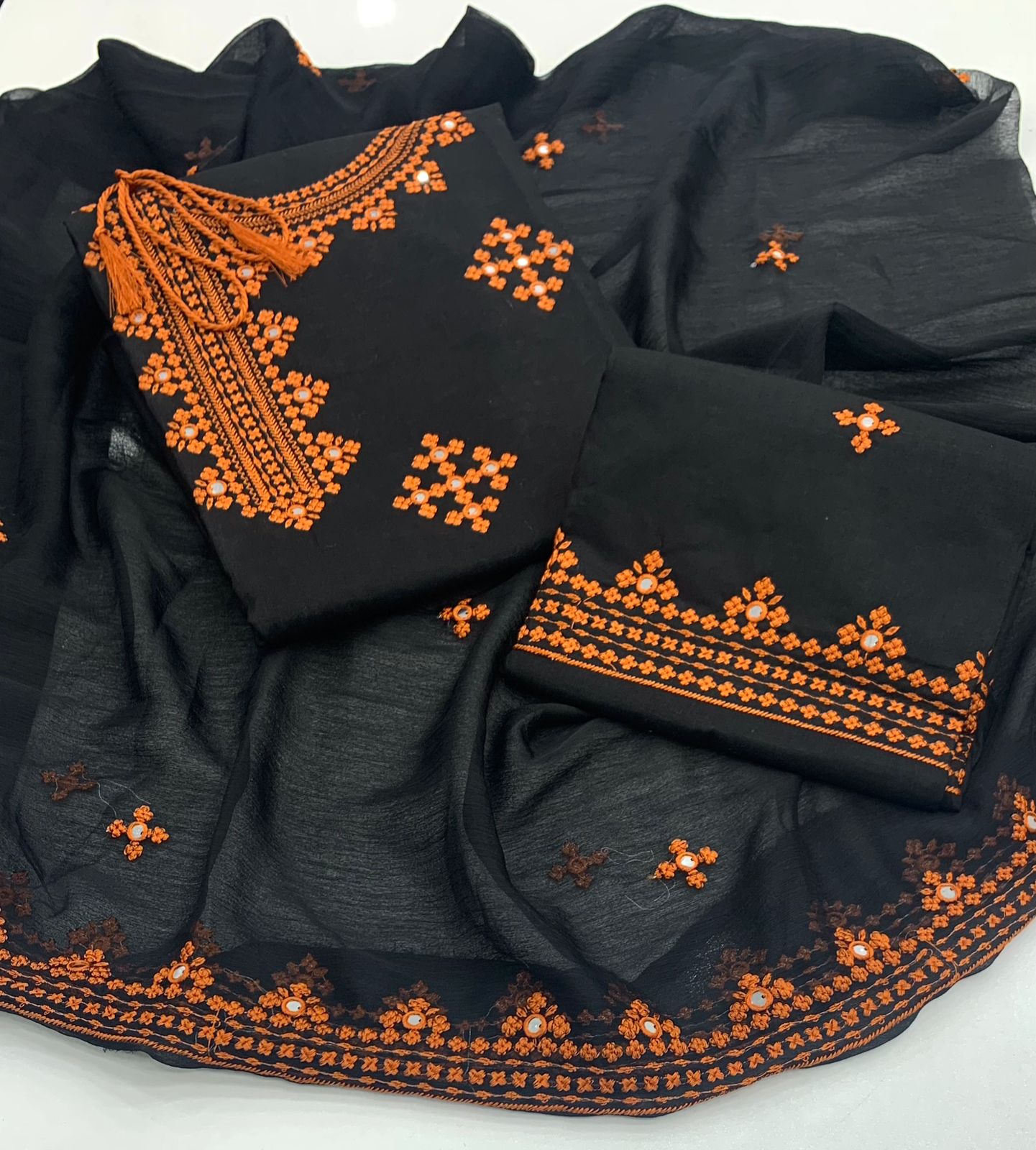 Anghrakha Embroidered 3pc Dress 👗