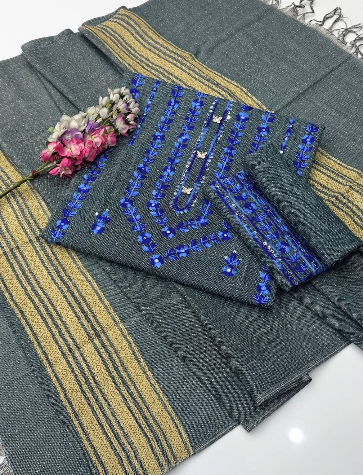 Winter Soft Karandi Khaddar 3 Piece Dress Phulkari Thick Thread Embroidery with Karandi Khaddar Jacquard Dupatta