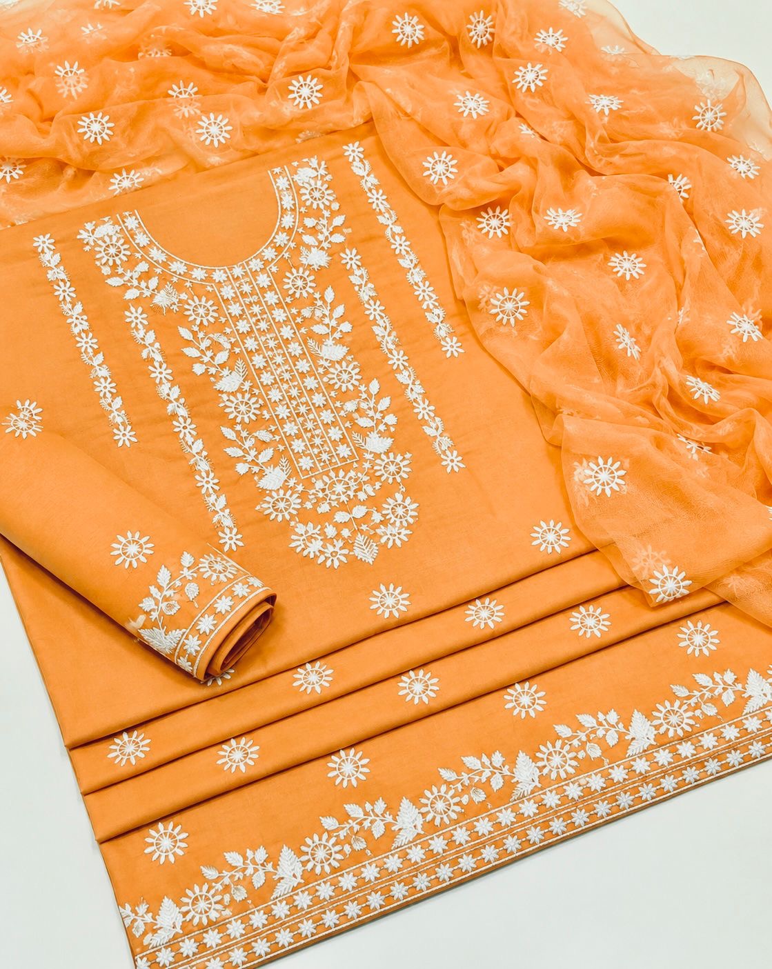 Pakka Thick Thread Lawn Cotton Embroidered with Chiffon Dupatta | 3PC Unstitched Dress 👗