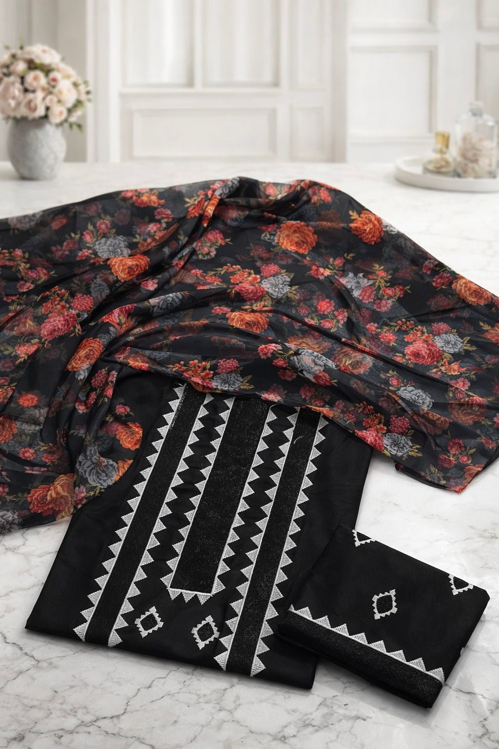 Computer Applique Embroidered Lawn Cotton Shirt & Trouser with Digital Print Floral Chiffon Dupatta - 3PC Unsticth Dress 👗