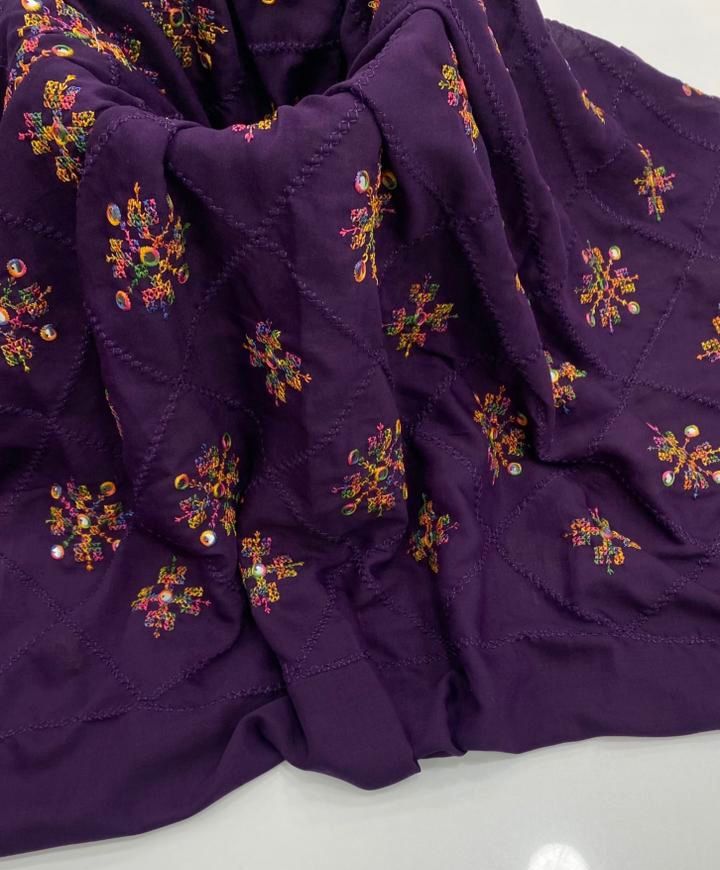 Swiss Lawn Ladies Chadar – 9mm Sitara Canves Computer Embroidery Work with Full Check Jaal Design