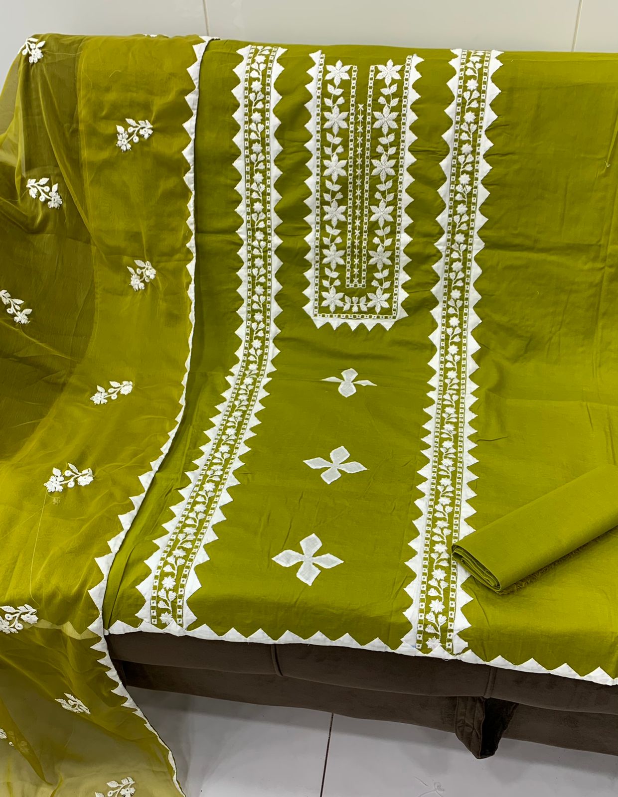 Elegant Applic+Thick Thread Work 3-Piece Cotton Suit