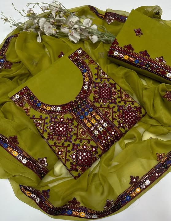 Balochi Thick Thread Sitara Embroidery Lawn Cotton With Chiffon Dupatta - 3PC Unstitch Dress 👗
