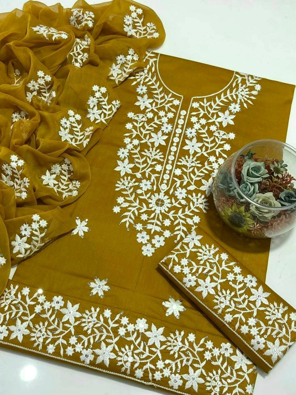White Thick Thread Sequence Sitara Embroiderd Lawn Cotton With Chiffon Dupatta - 3PC Unstitch Dress 👗