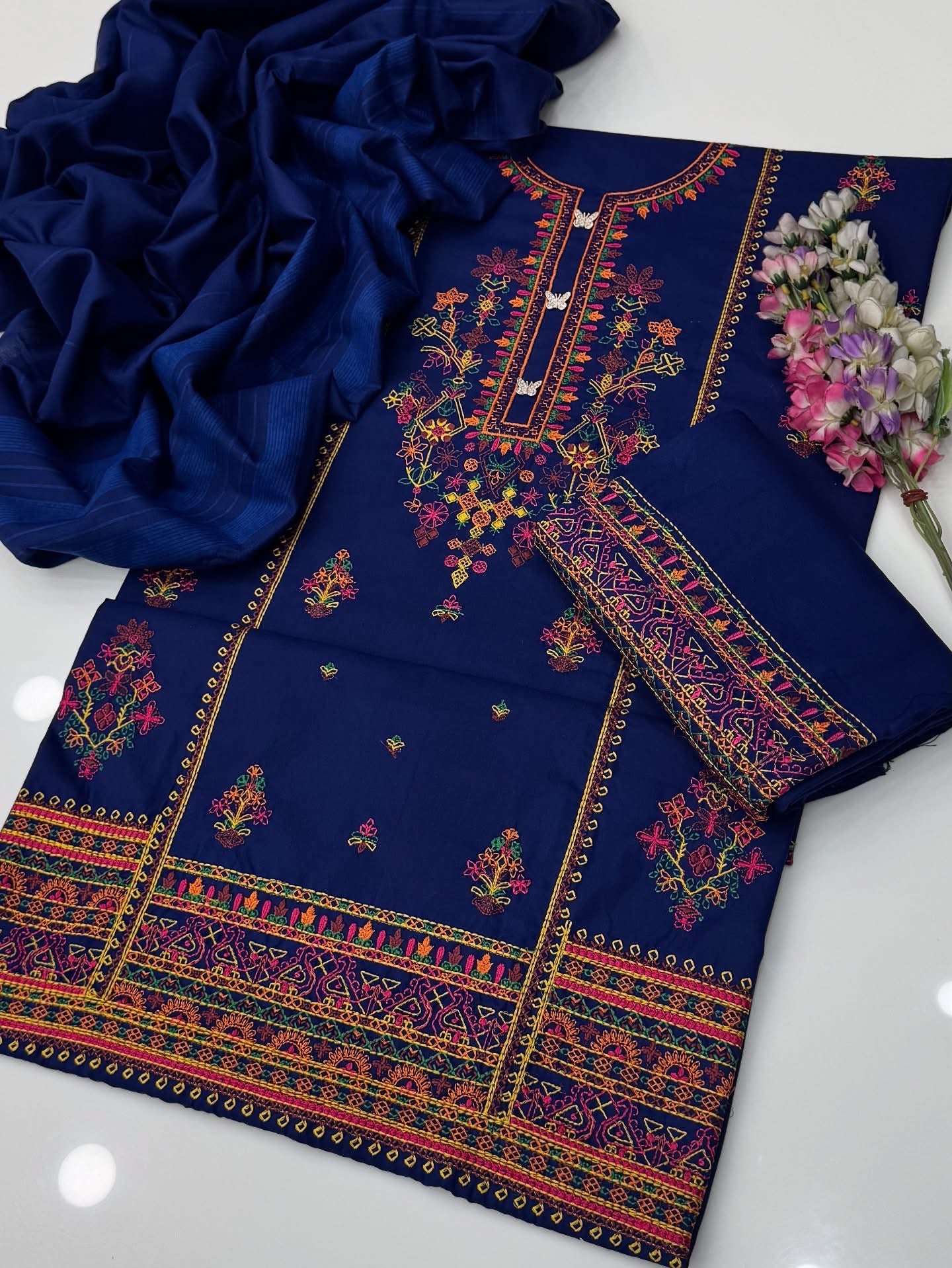 Premium Dhanak 3 Piece Winter Embroidered Suit – Kashmiri Multi Embroidery with Dhanak Velvet Shawl Dupatta