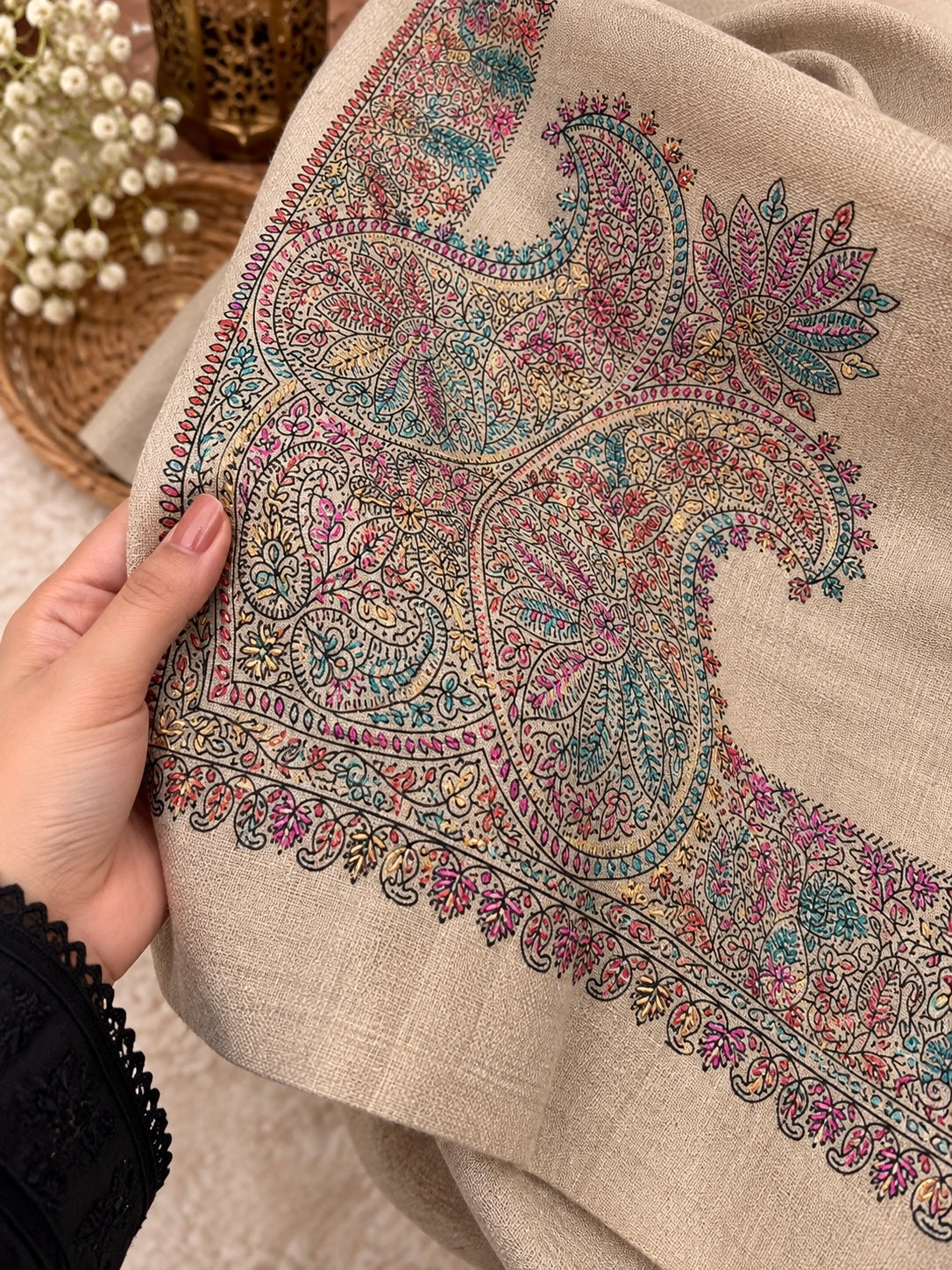 Original Pashmina Handmade Kachna Tanka Embroidery with Four Side Border - Shawl