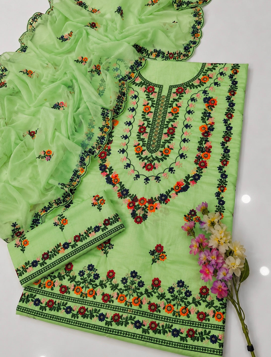 3MM Sequence Sitara Pakka Thread Multi Embroidered Lawn Cotton Suit with Premium Chiffon Cutwork Dupatta – 3PC Unstitched Dress 👗