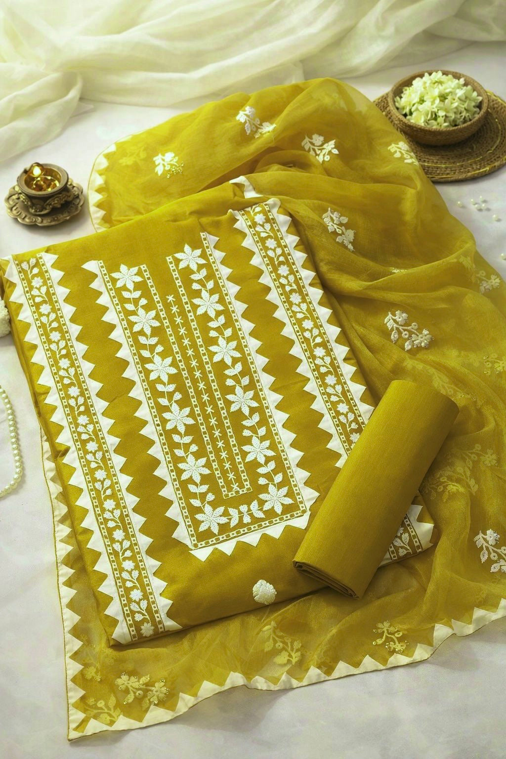 Elegant Handmade Applic Work Embroidery Lawn Cotton with Chiffon Dupatta - Unstitch 3PC Dress 👗