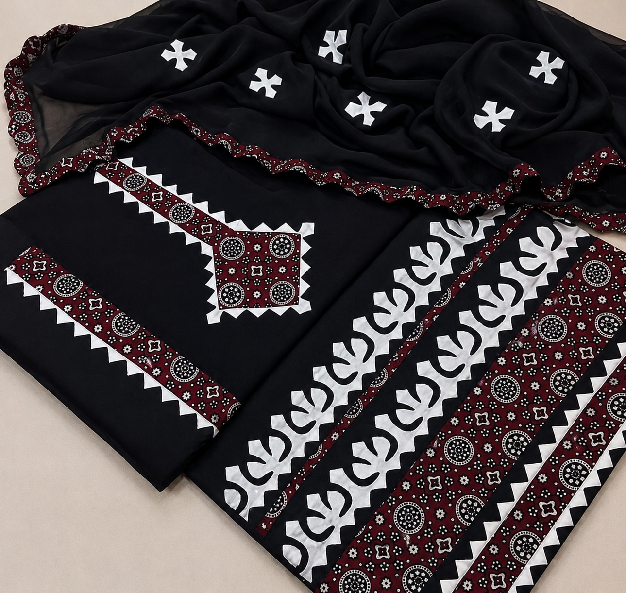 Ajrak Applic Handmade Lawn Cotton with Chiffon Dupatta – 3PC Unstitched Dress 👗