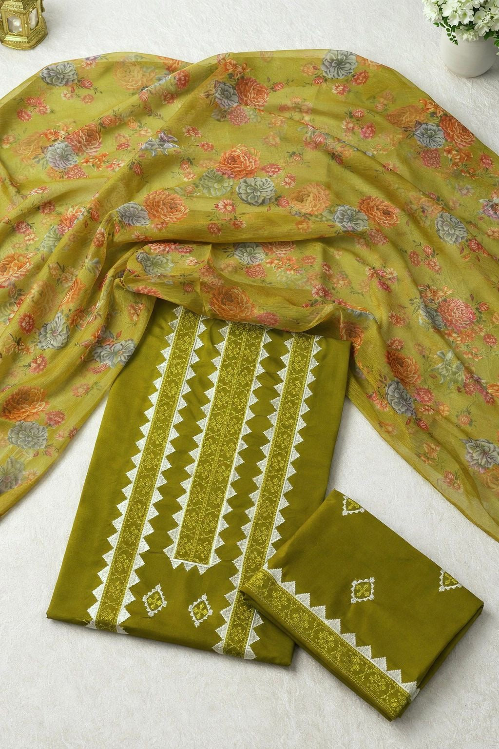 Computer Applique Embroidered Lawn Cotton Shirt & Trouser with Digital Print Floral Chiffon Dupatta - 3PC Unsticth Dress 👗