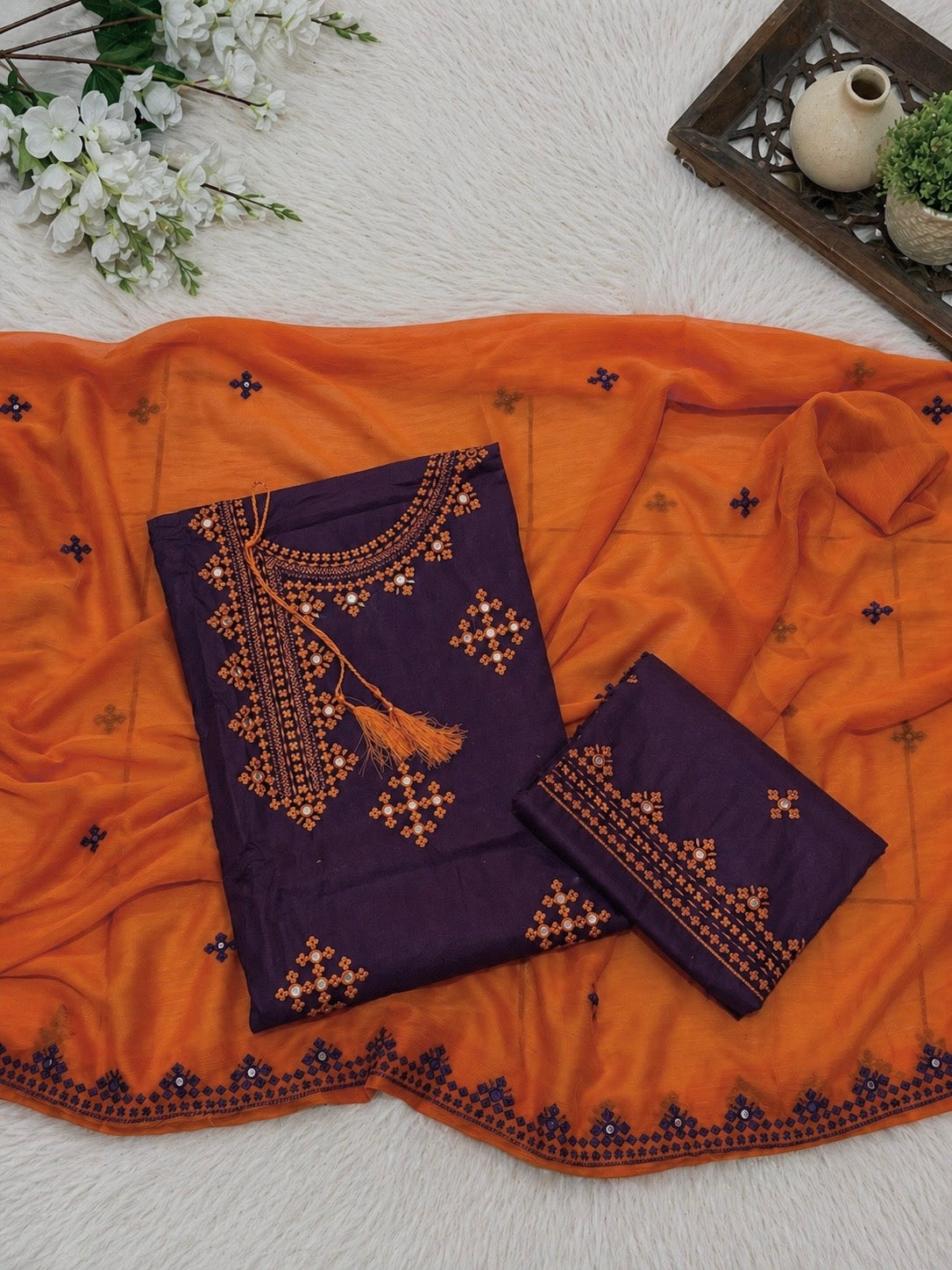 Angrakha Gala Style 9MM Sitara Embroidered Lawn Cotton with Contrast Chiffon Dupatta – 3PC Unstitch Dress 👗