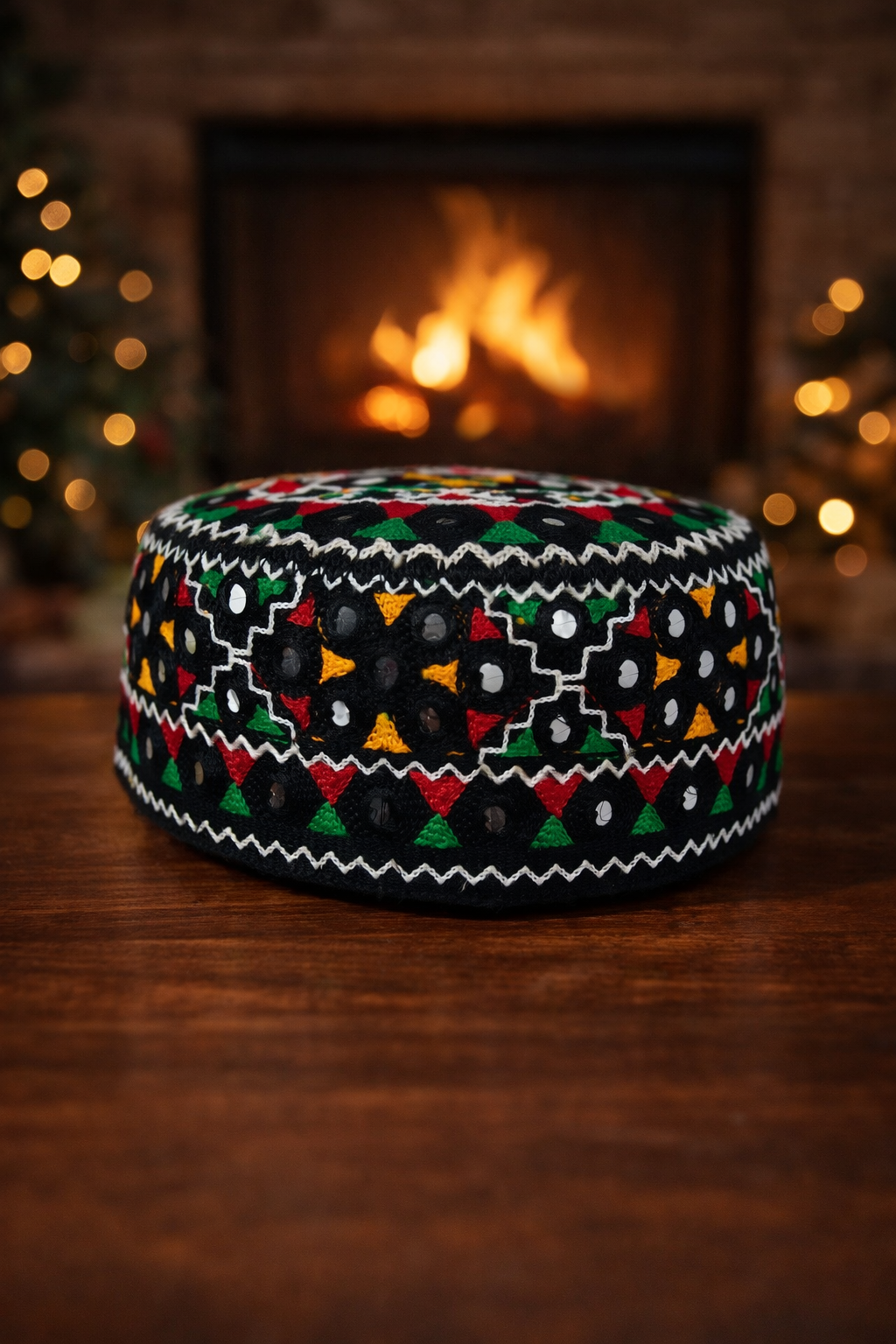 Traditional Sindhi Ladies Cap – Sitara Embroidered Work | Round Shape