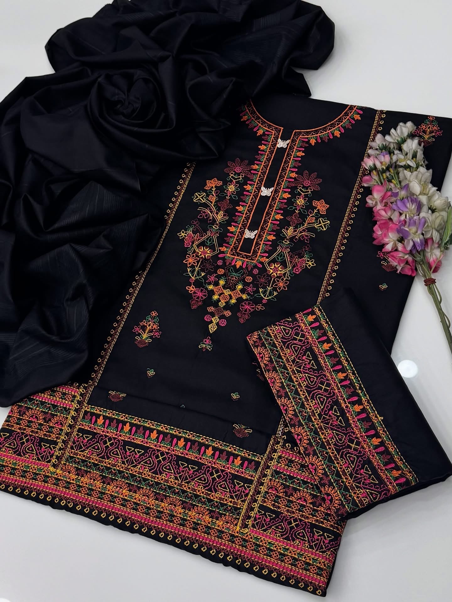 Premium Dhanak 3 Piece Winter Embroidered Suit – Kashmiri Multi Embroidery with Dhanak Velvet Shawl Dupatta