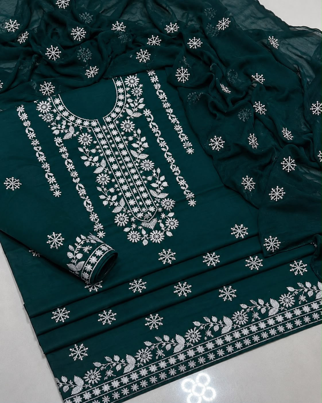 Pakka Thick Thread Fancy Gala Daman Embroidery Lawn Cotton with Chiffon Dupatta - 3PC Unstitch Dress 👗