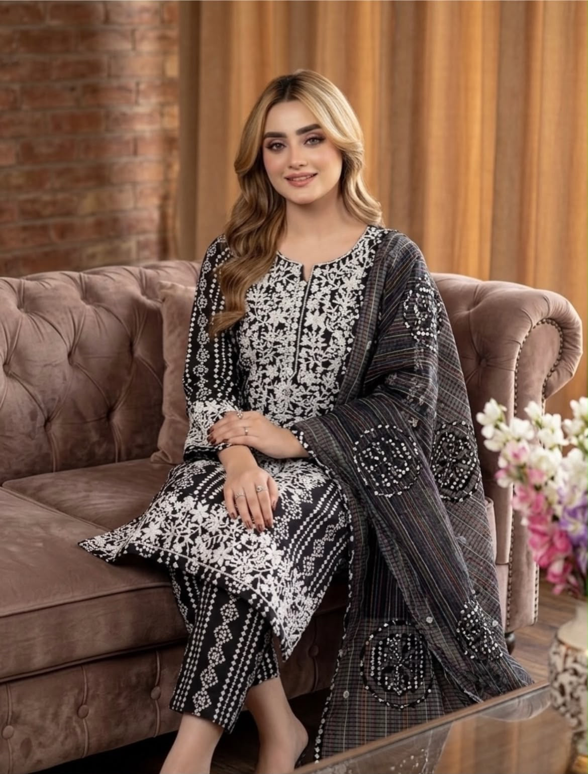 Black & White Thick Thread Embroidery Lawn Cotton Chunri Print Shirt & Trouser Along with Applic Handmade Karandi Net Dupatta – 3PC Unstitched Dress 👗