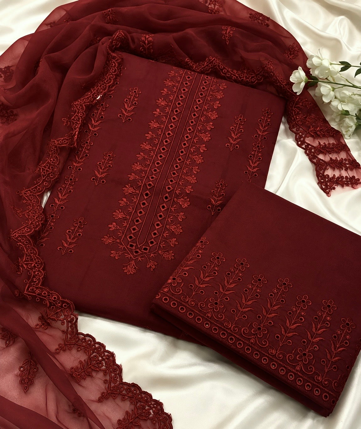 Shiffile Bouring Chikankari Embroidered Lawn Cotton with Chiffon Cutwork Border Dupatta - 3PC Unstitch Dress 👗