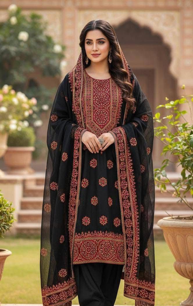 Black Balochi Arri Embroidery With Four Border Chiffon Dupatta 3pc Dress 👗