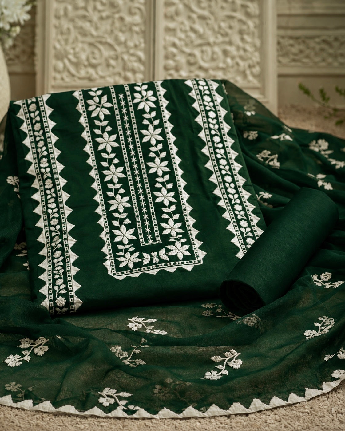 Elegant Handmade Applic Work Embroidery Lawn Cotton with Chiffon Dupatta - Unstitch 3PC Dress 👗
