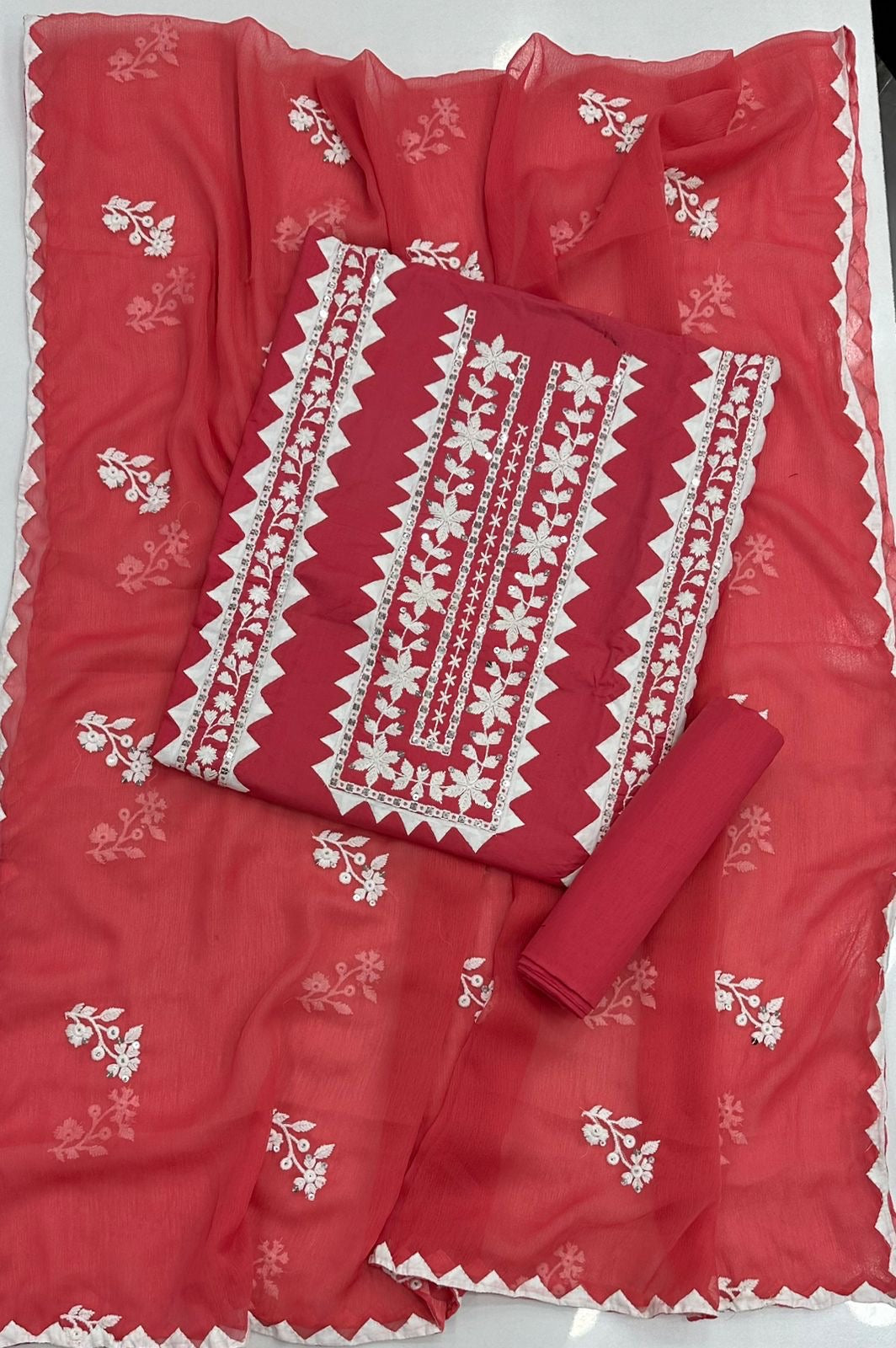 Elegant Handmade Applic Work Embroidery Lawn Cotton with Chiffon Dupatta - Unstitch 3PC Dress 👗