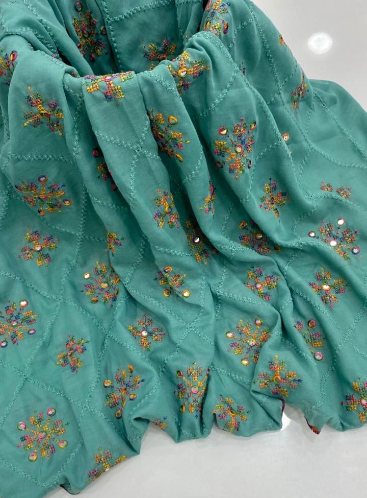 Swiss Lawn Ladies Chadar – 9mm Sitara Canves Computer Embroidery Work with Full Check Jaal Design