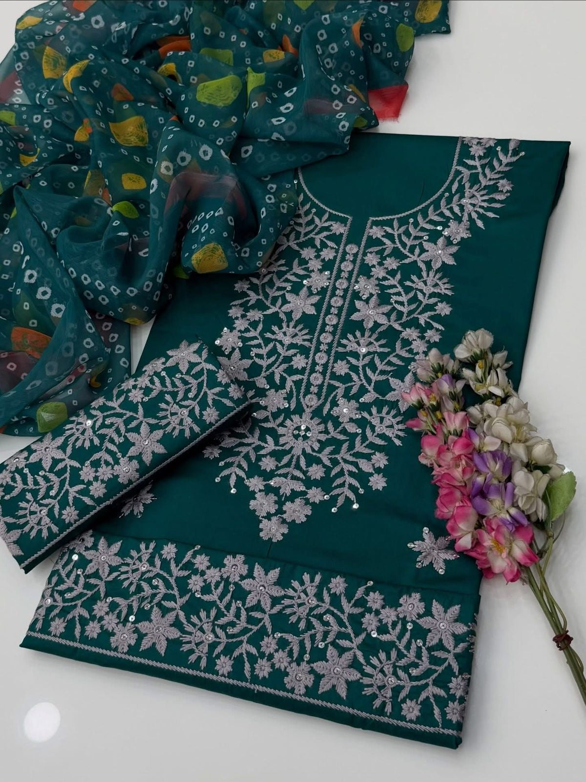 3MM Sequence Sitara Thick Thread Embroidered Lawn Cotton with Chunri Digital Print Chiffon Dupatta - 3PC Unstitch Dress 👗