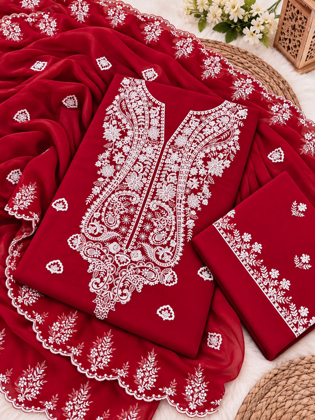 Kashmiri 3MM Sitara Embroidery Soft Cotton Fabric With Cutwork Border Chiffon Dupatta - 3PC Unstitched Dress 👗