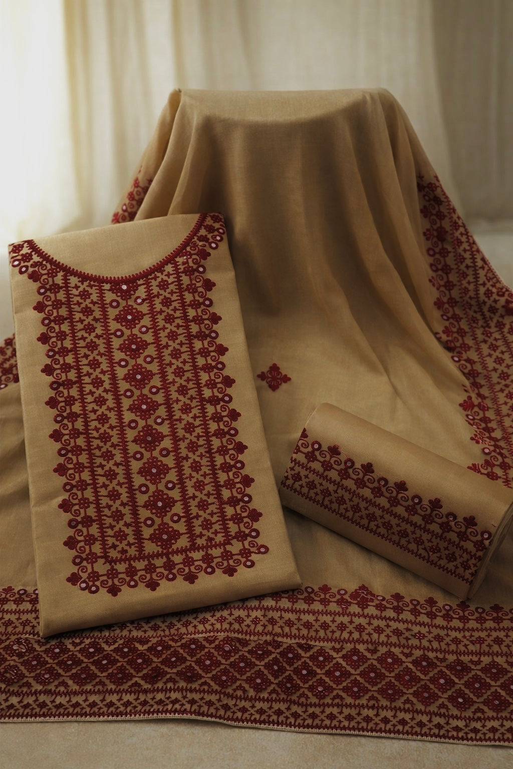 Hurmucha Machine Work & Sitara Foil Detailing Embroidered Lawn Cotton with Chiffon Dupatta – 3PC Unstitch Dress 👗