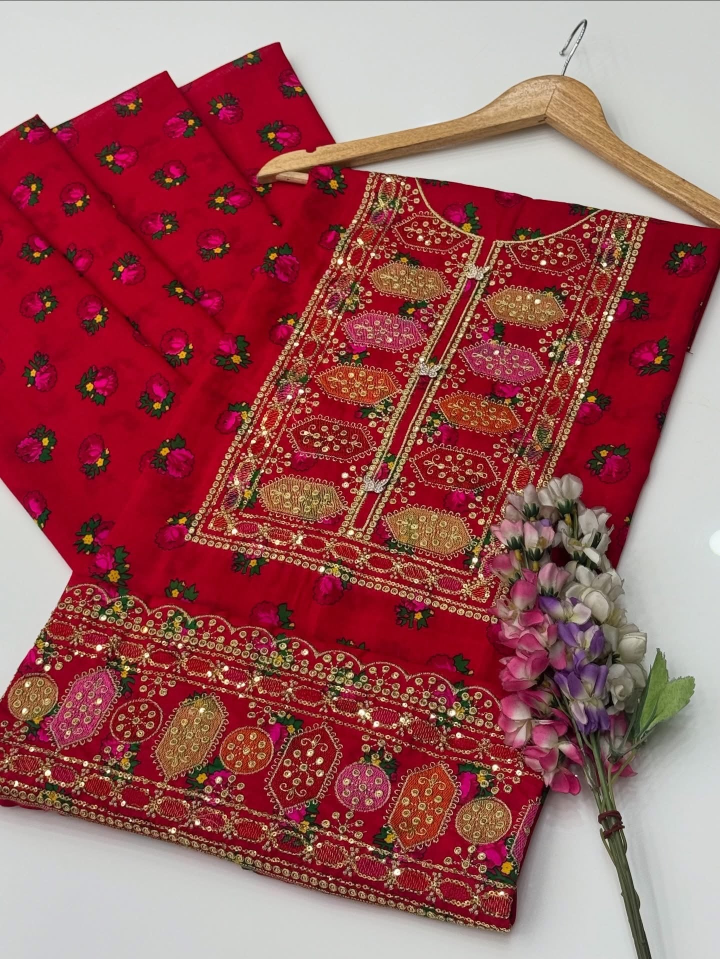 Acrylic Marina Floral Printed 2 Piece Unstitched Suit with Sequence Sitara Work Embroidery