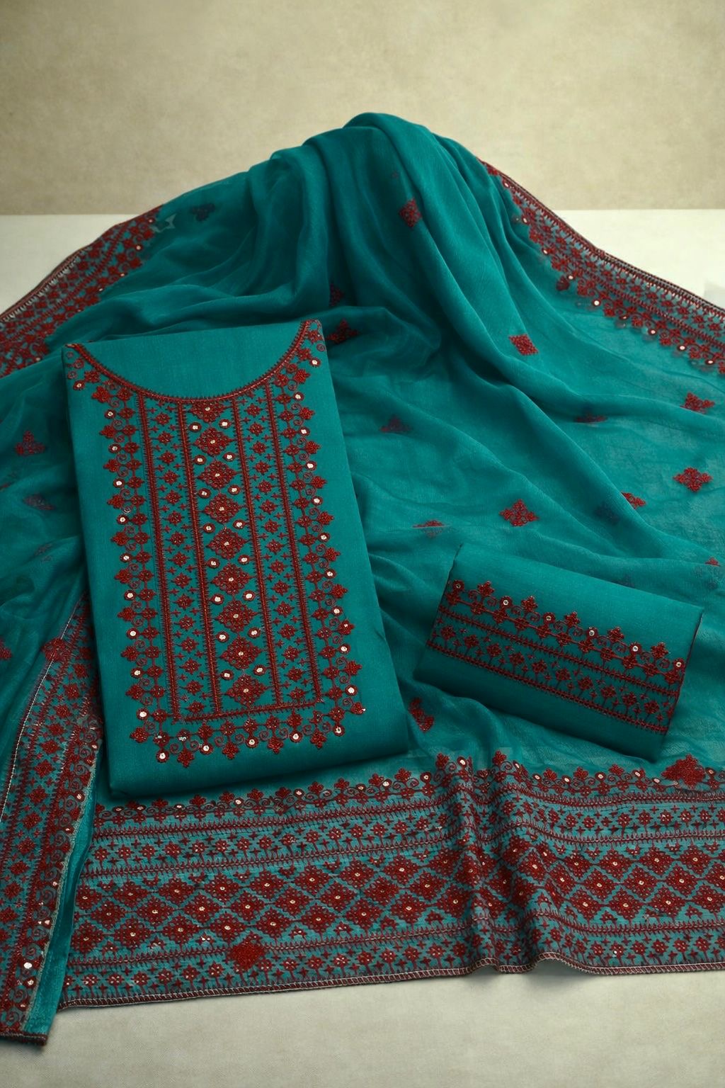 Hurmucha Machine Work & Sitara Foil Detailing Embroidered Lawn Cotton with Chiffon Dupatta – 3PC Unstitch Dress 👗