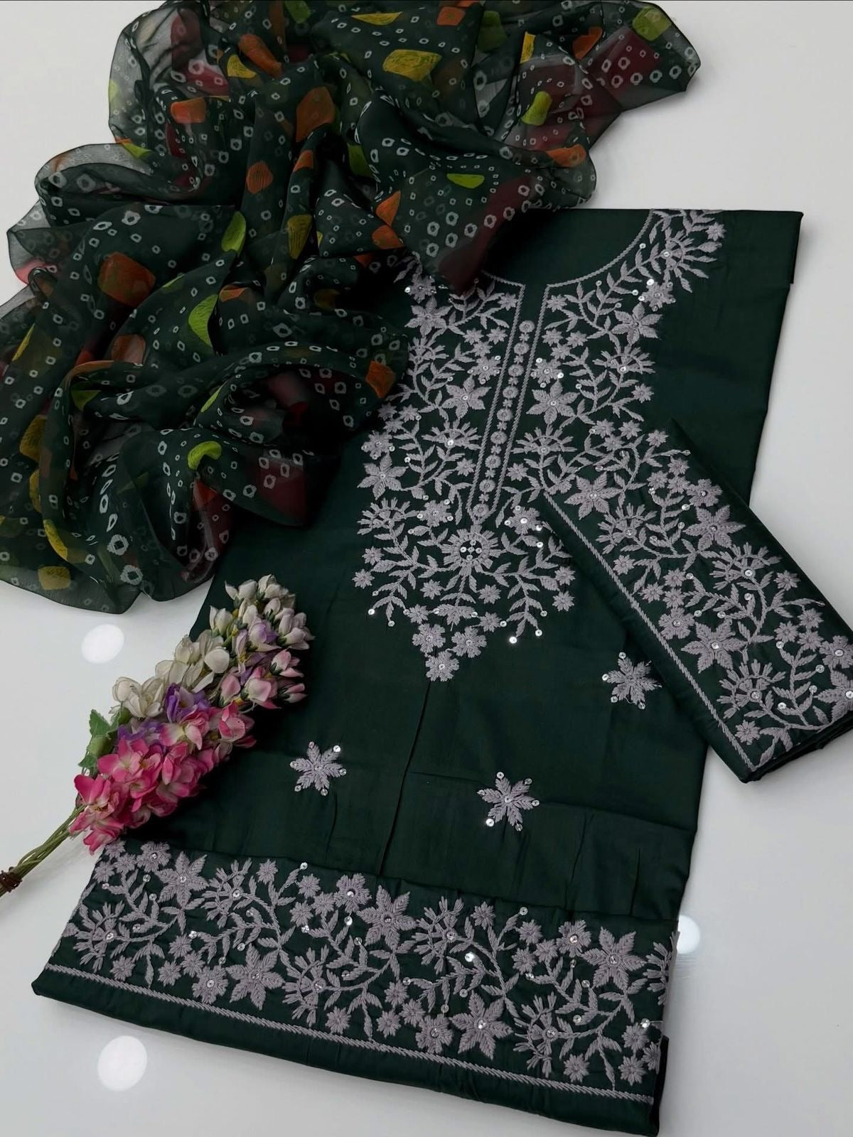 3MM Sequence Sitara Thick Thread Embroidered Lawn Cotton with Chunri Digital Print Chiffon Dupatta - 3PC Unstitch Dress 👗