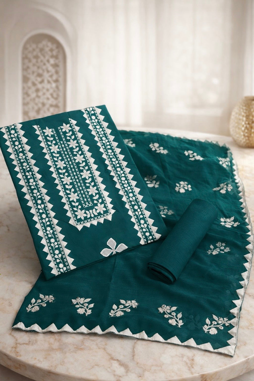Elegant Handmade Applic Work Embroidery Lawn Cotton with Chiffon Dupatta - Unstitch 3PC Dress 👗